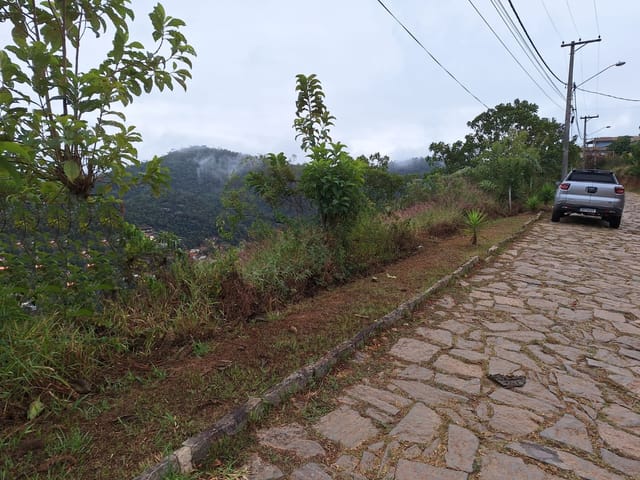 Terreno com 1280m², à venda, no bairro Nogueira em Petrópolis