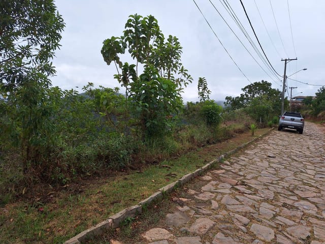 Terreno com 1280m², à venda, no bairro Nogueira em Petrópolis