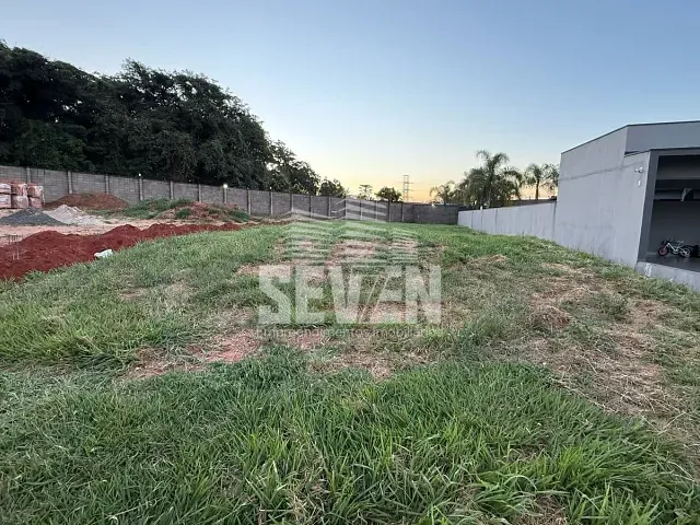 Terreno com 743m², à venda, no bairro Residencial Villa Lobos em Bauru