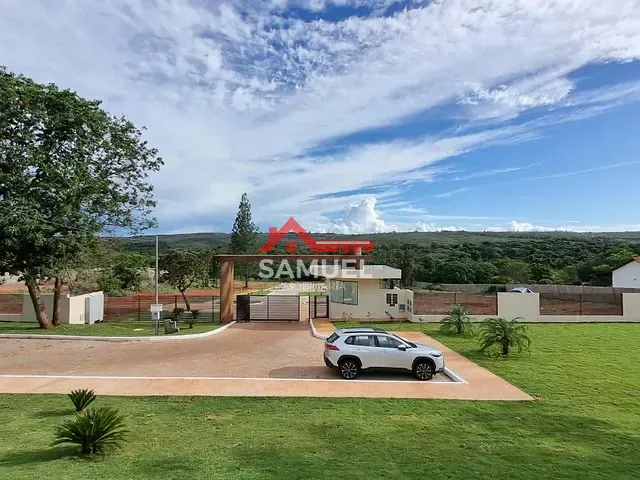 Terreno com 2500m², à venda, no bairro Park Way em Brasília