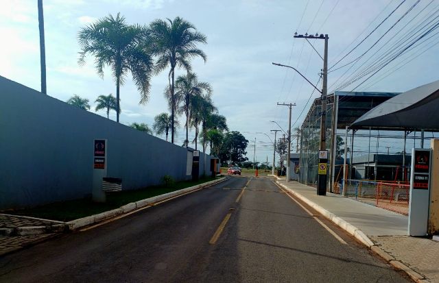Terreno com 800m², à venda, no bairro Ponte Alta Norte (Gama) em Rua Refazenda