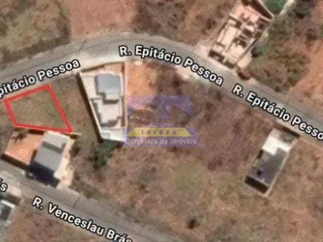 Terreno com 251m², à venda, no bairro Jardim Belvedere em Itabira