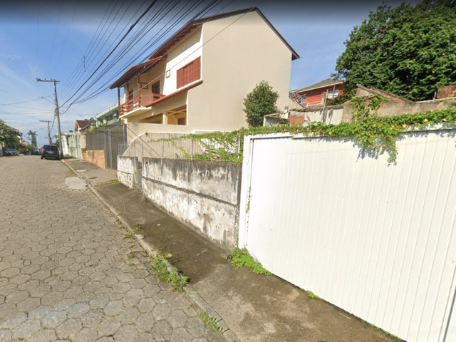 Terreno com 282m², à venda, no bairro Coqueiros em Florianópolis