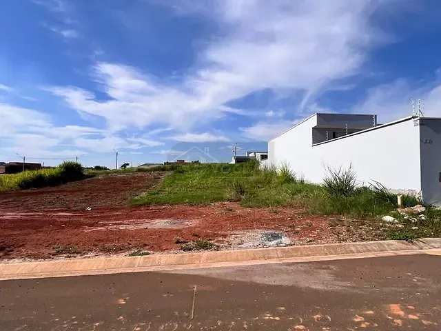 Terreno com 360m², à venda, no bairro Florabella I em Holambra