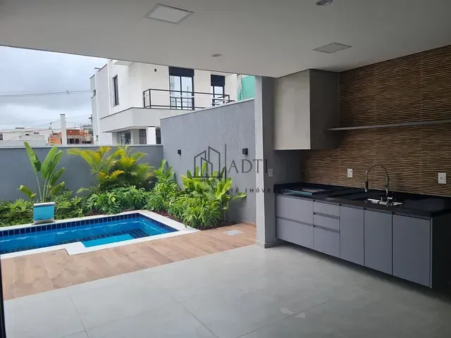 Casa com 250m², à venda, no bairro Cézar de Souza em Mogi das Cruzes