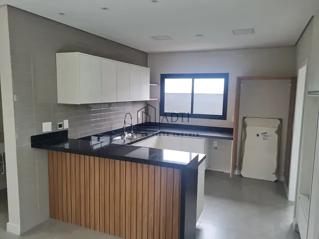 Casa com 250m², à venda, no bairro Cézar de Souza em Mogi das Cruzes