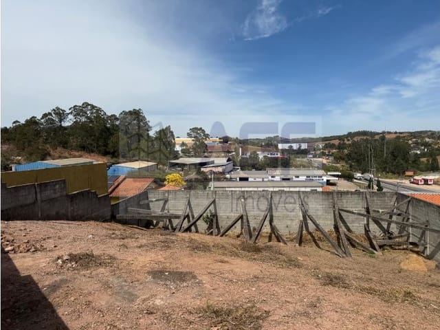 Terreno com 700m², à venda, no bairro Alambique em Jarinu