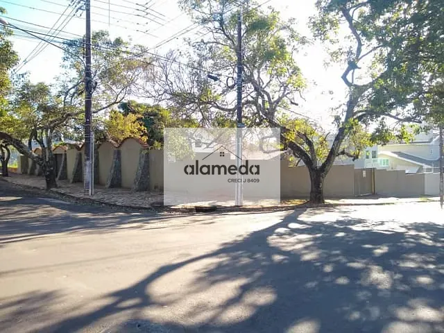 Terreno com 480m², à venda, no bairro Nova Jacarezinho em Jacarezinho