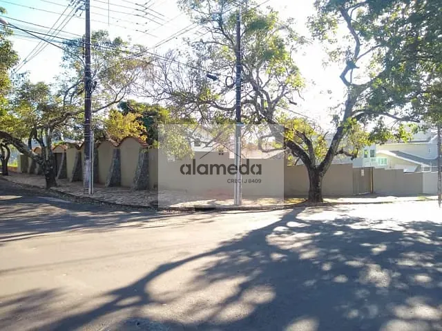 Terreno com 480m², à venda, no bairro Nova Jacarezinho em Jacarezinho