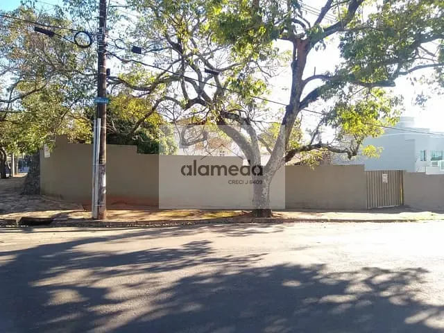 Terreno com 480m², à venda, no bairro Nova Jacarezinho em Jacarezinho