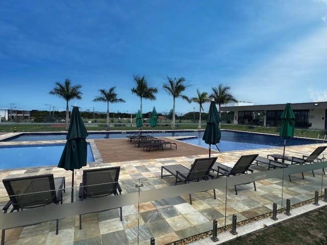Terreno com 375m², à venda, no bairro Peró em Cabo Frio
