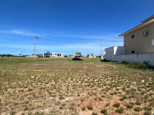 Terreno com 375m², à venda, no bairro Peró em Cabo Frio