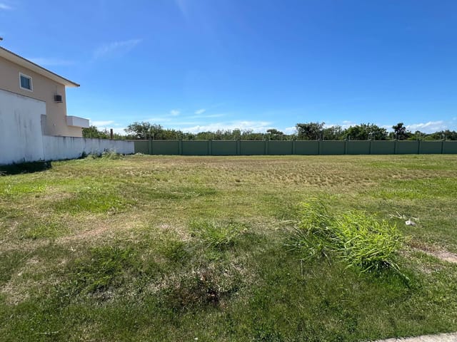 Terreno com 375m², à venda, no bairro Peró em Cabo Frio