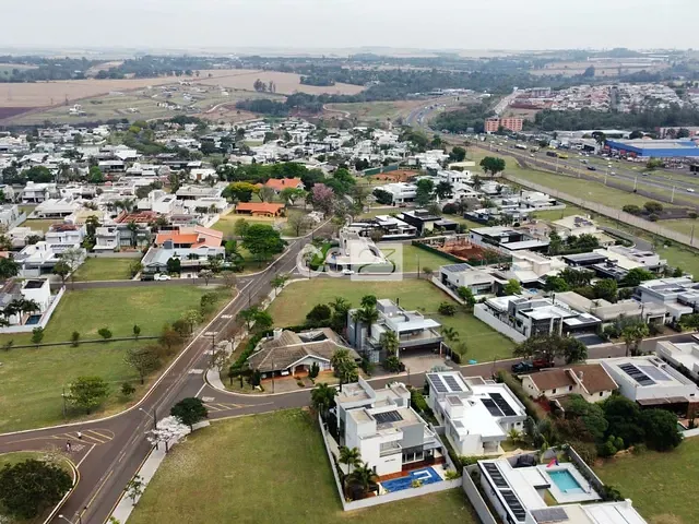 Terreno com 1042m², à venda, no bairro Jardim Tarobá em Cambé