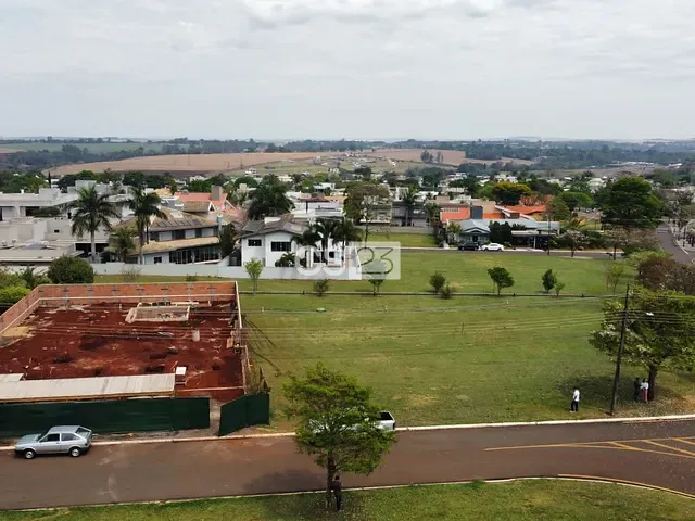 Terreno com 1042m², à venda, no bairro Jardim Tarobá em Cambé