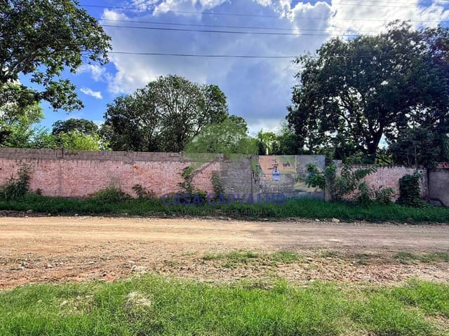 Terreno com 293m², à venda, no bairro Popular Nova em Corumbá