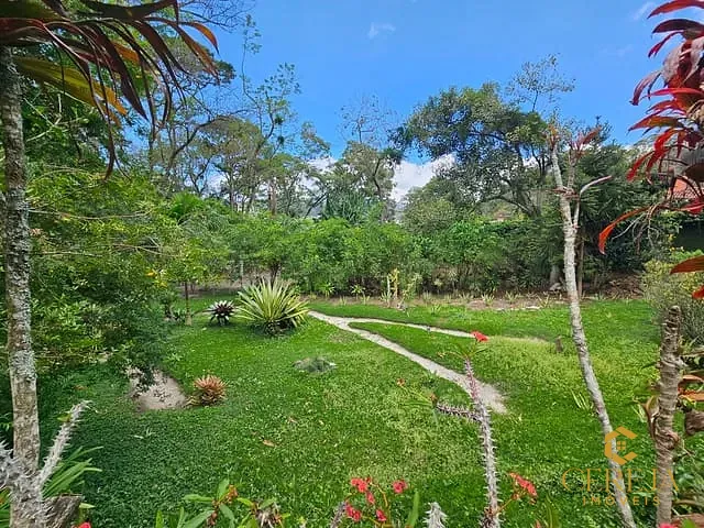 Terreno com 1831m², à venda, no bairro Parque São Clemente em Nova Friburgo