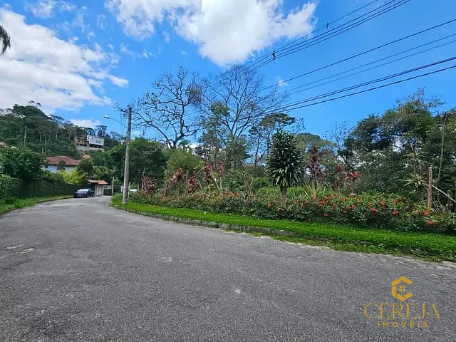 Terreno com 1831m², à venda, no bairro Parque São Clemente em Nova Friburgo