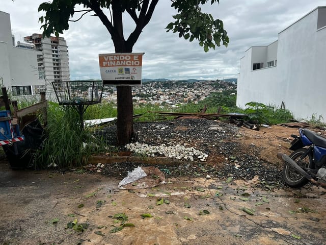 Terreno com 386m², à venda, no bairro Santo Agostinho em Governador Valadares
