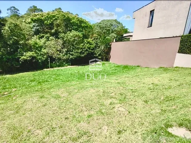 Terreno com 400m², à venda, no bairro Aldeia da Serra em Santana de Parnaíba