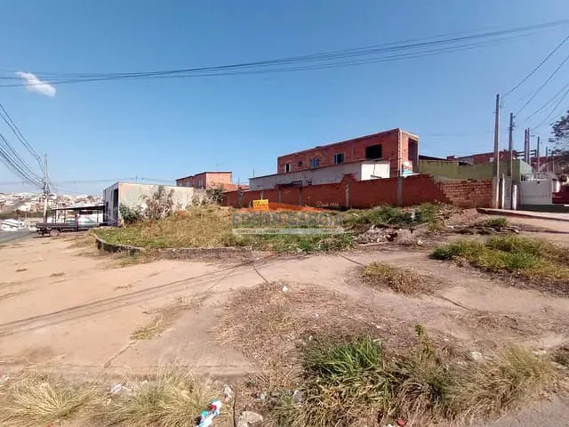 Terreno com 300m², à venda, no bairro Parque São Bento em Sorocaba