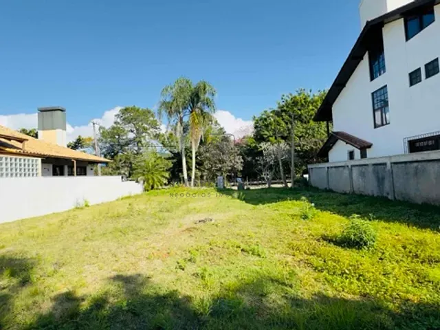 Terreno com 450m², à venda, no bairro Jurerê Internacional em Florianópolis