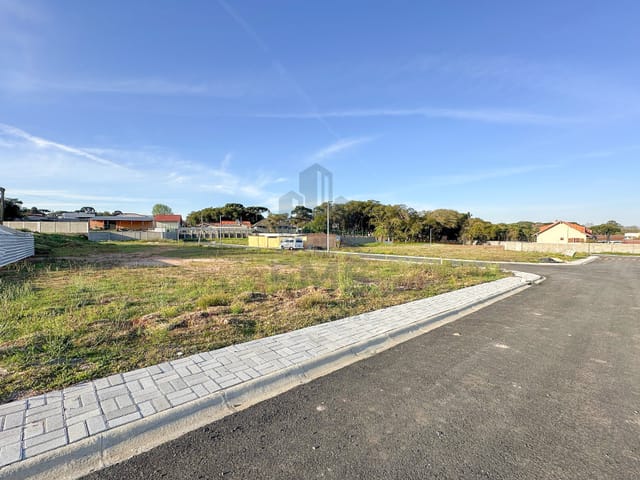Terreno com 513m², à venda, no bairro Butiatuvinha em Curitiba