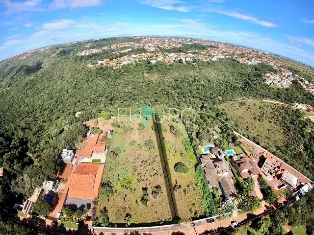 Terreno com 2700m², à venda, no bairro Setor Habitacional Jardim Botânico em Brasília
