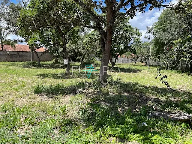 Terreno com 2700m², à venda, no bairro Setor Habitacional Jardim Botânico em Brasília