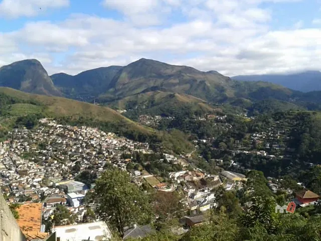 Terreno à venda, no bairro CASCATINHA em Petropolis