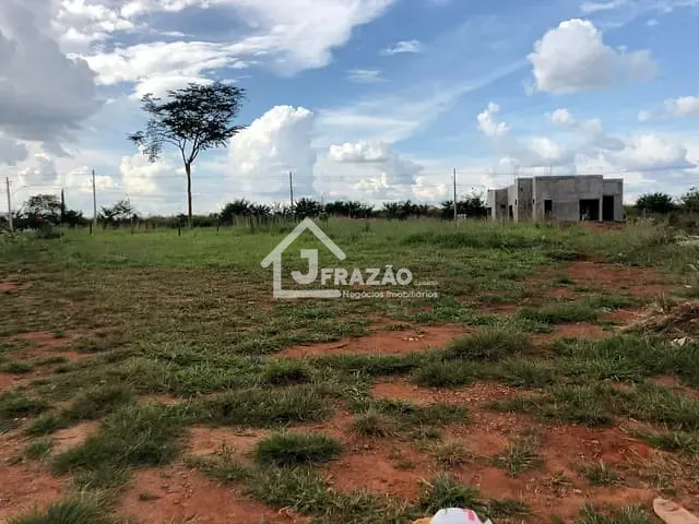 Terreno com 1025m², à venda, no bairro Solar São Francisco II em Trindade