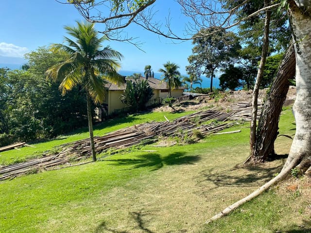 Terreno com 2296m², à venda, no bairro Ponta das Canas em Ilhabela