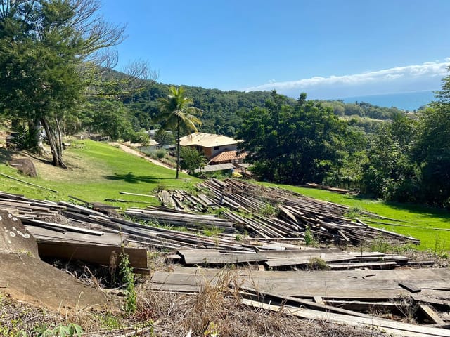 Terreno com 2296m², à venda, no bairro Ponta das Canas em Ilhabela