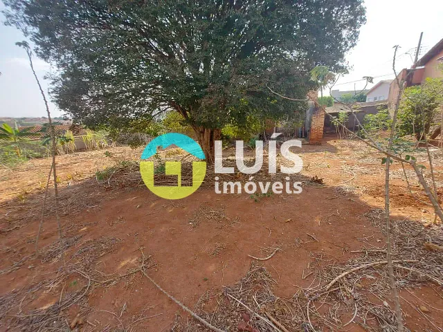 Terreno com 677m², à venda, no bairro CENTRO em Guaranésia