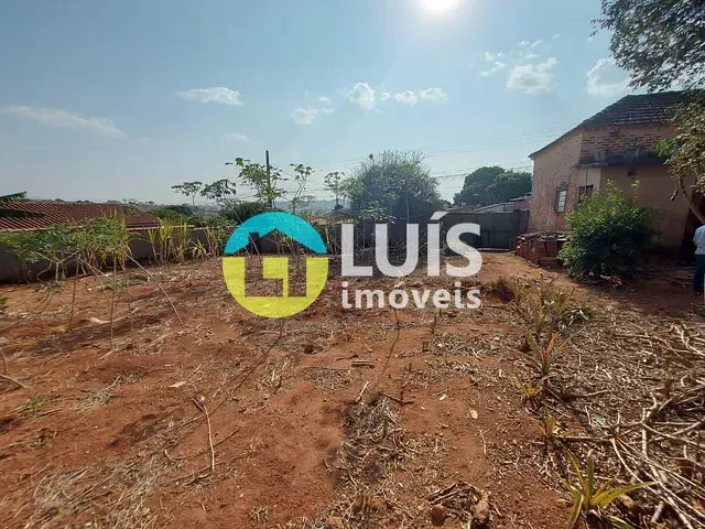 Terreno com 677m², à venda, no bairro CENTRO em Guaranésia