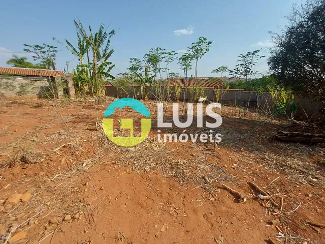 Terreno com 677m², à venda, no bairro CENTRO em Guaranésia