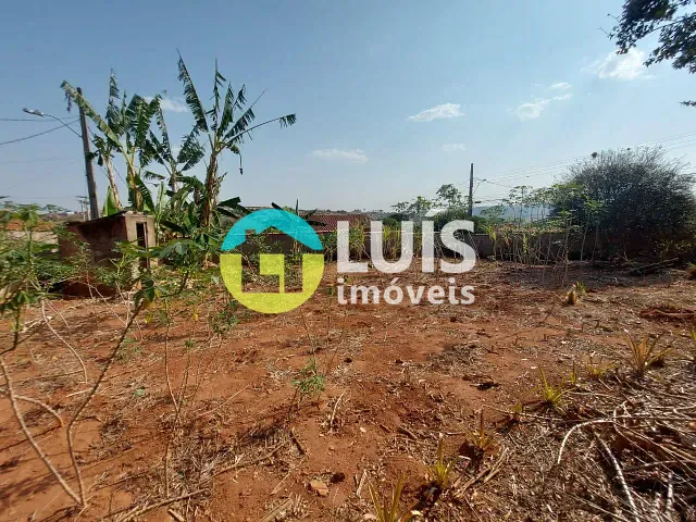 Terreno com 677m², à venda, no bairro CENTRO em Guaranésia