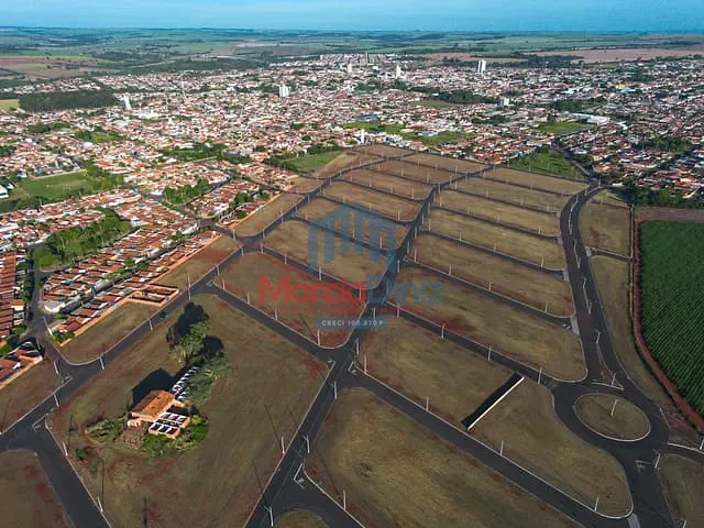 Terreno com 250m², à venda, no bairro Jardim Paulo Lopes em Ituverava