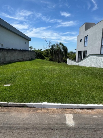Terreno com 570m², à venda, no bairro Condomínio do Lago 1ª Etapa em Goiânia