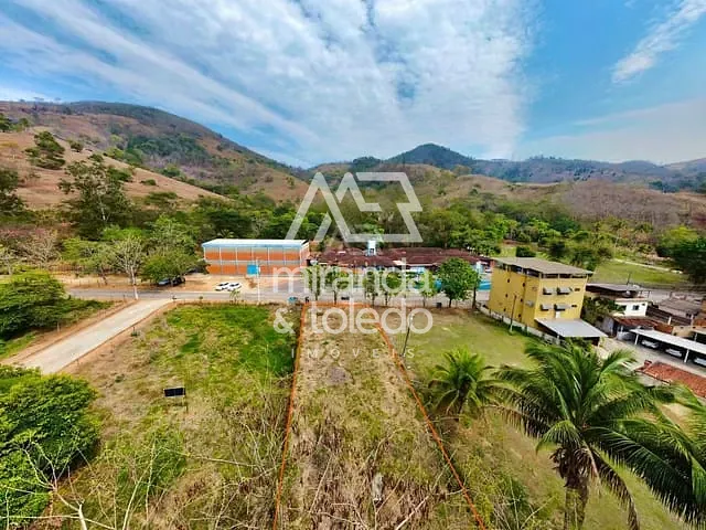 Terreno com 840m², à venda, no bairro São Geraldo em Cachoeiro De Itapemirim