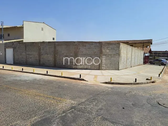 Terreno com 325m², para alugar, no bairro Vila Lucy em Goiânia