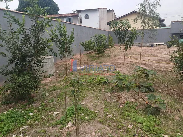Terreno com 850m², à venda, no bairro Praia do Imperador em Magé