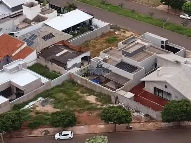 Terreno com 452m², à venda, no bairro FLAMBOYANT em Chapadão do Sul