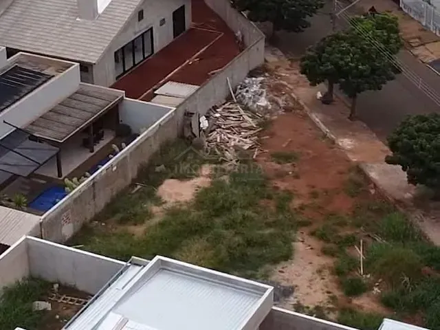 Terreno com 452m², à venda, no bairro FLAMBOYANT em Chapadão do Sul
