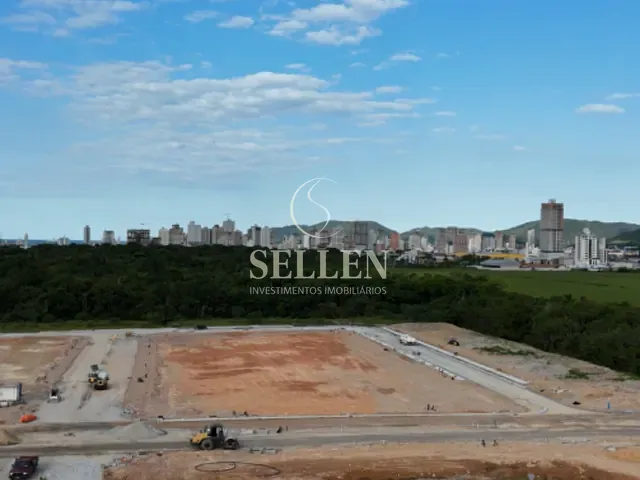 Terreno com 371m², à venda, no bairro Jardim Dourado em Porto Belo