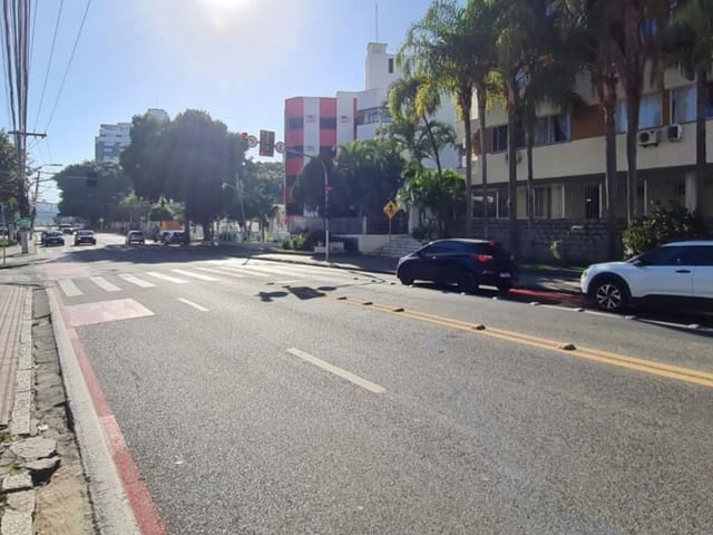 Terreno com 200m², para alugar, no bairro Coqueiros em Florianópolis
