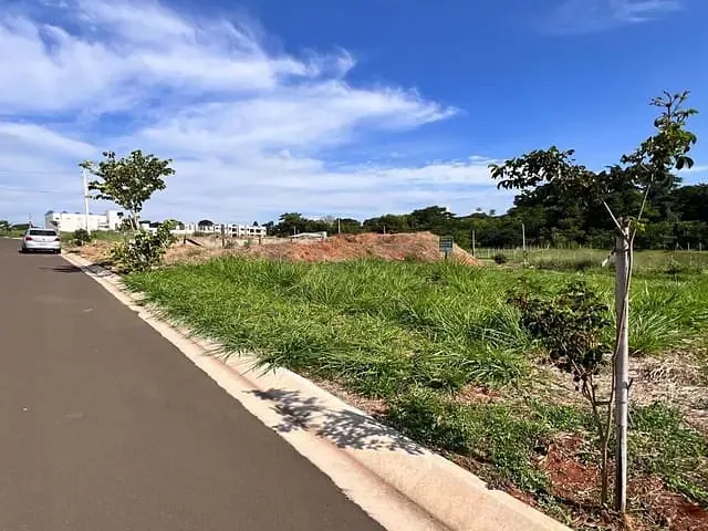 Terreno com 363m², à venda, no bairro Florabella I em Holambra