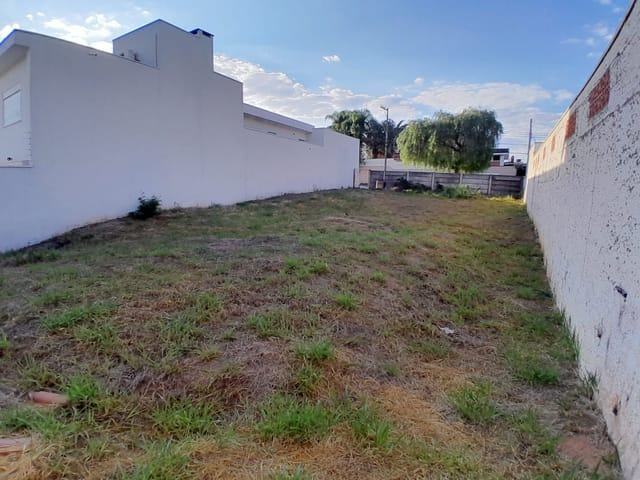 Terreno com 324m², à venda, no bairro Jardim Boa Vista em São João da Boa Vista