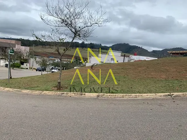 Terreno com 598m², à venda, no bairro Condomínio Vale das Águas em Bragança Paulista