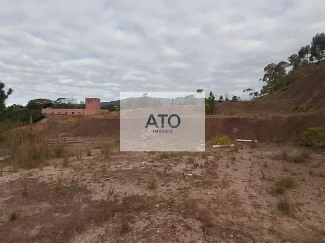 Terreno com 1806m², à venda, no bairro Centro em Canelinha